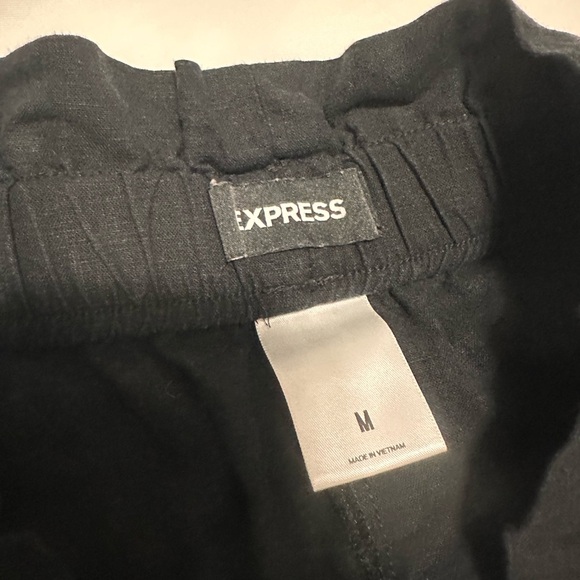 Express two piece linen set tie crop top and shorts - Picture 3 of 3